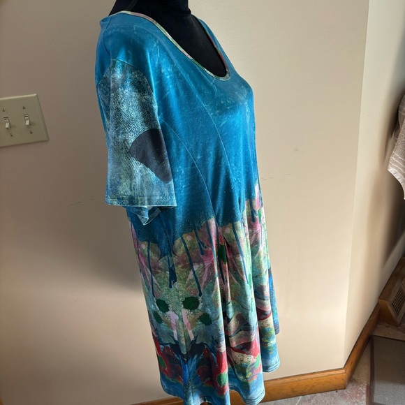 🌸 Floral Flowy Tunic with Pleating 🌸 - Picture 11 of 12